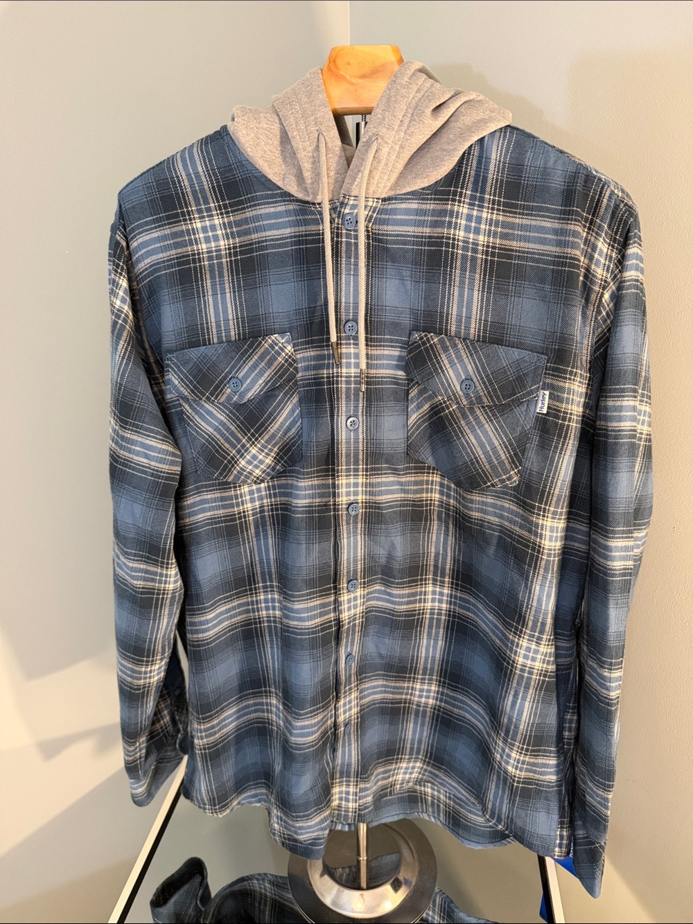 Hurley Blue and Gray Plaid Button-Up Hoodie Shirt nwt